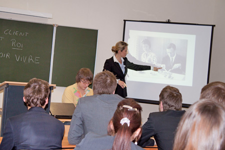 Анна Дебар, руководитель Школы Этикета ЕАФ провела лекции для студентов Vatel-РМАТ, 2012