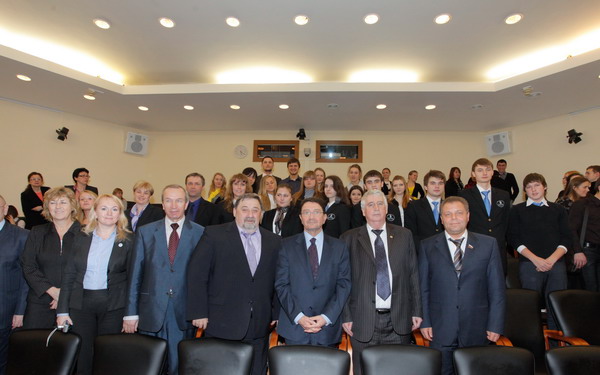 Встреча студентов РМАТ с генеральным секретарем ЮНВТО Т. Рифаи